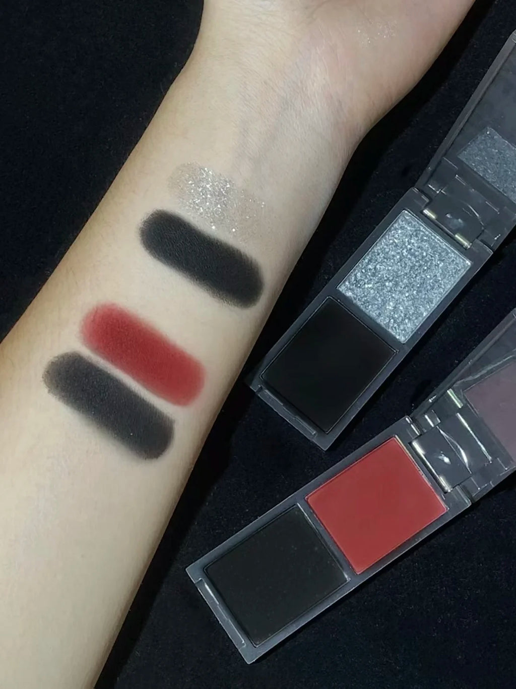 Biya 2-Color Matte Eyeshadow Palette